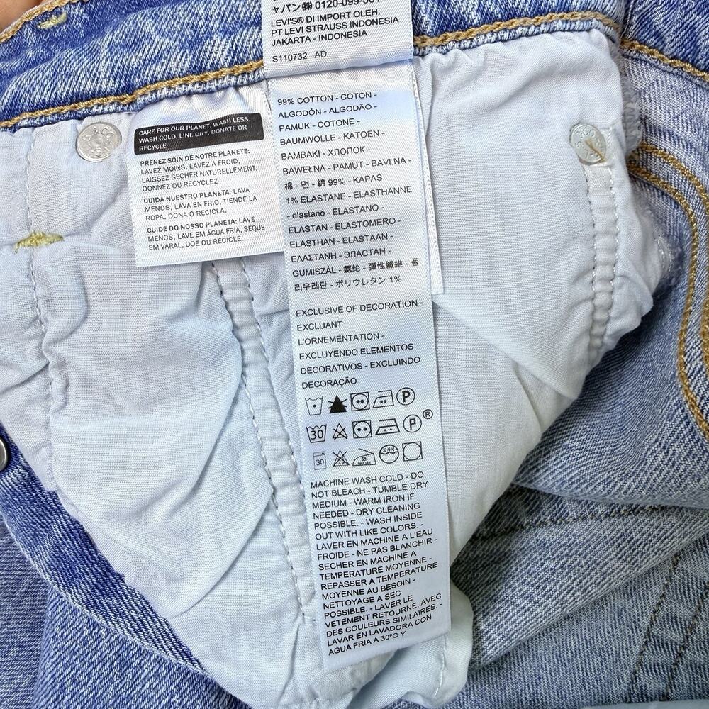 Levi's Premium Women's 31x33 Medium Wash Blue Denim Ribcage Boot High Rise Jeans - Picture 7 of 9